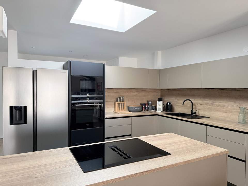 luxoriöse Doppelhaushälfte mit Boot-Anlegeplatz