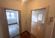 "2 Zimmer Wohnung am Friedrich Engels Platz"
