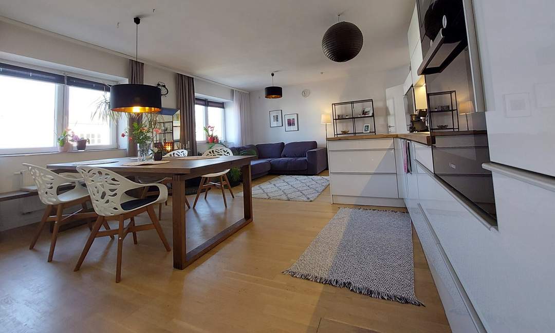 Großfamilien, Mehrgenerationen-Haushalte und Investoren aufgepasst! Neuwertiges Mehrfamilienhaus in Hirm – Ihr Traum von 10 Zimmern und Garten!