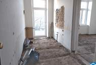Altbau-Rohdiamant mit Balkon – Sanierungsobjekt im Herzen des 9. Bezirks