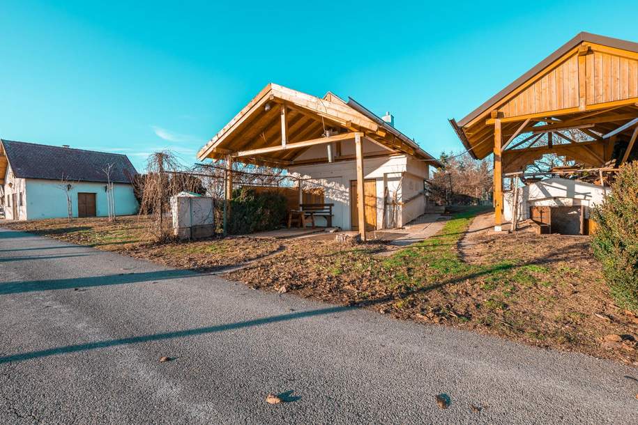 ZWEI WEINKELLER MIT PRESSHAUS, PERGOLA UND 503 m² GRUNDSTÜCK!, Gewerbeobjekt-kauf, 19.900,€, 2136 Mistelbach
