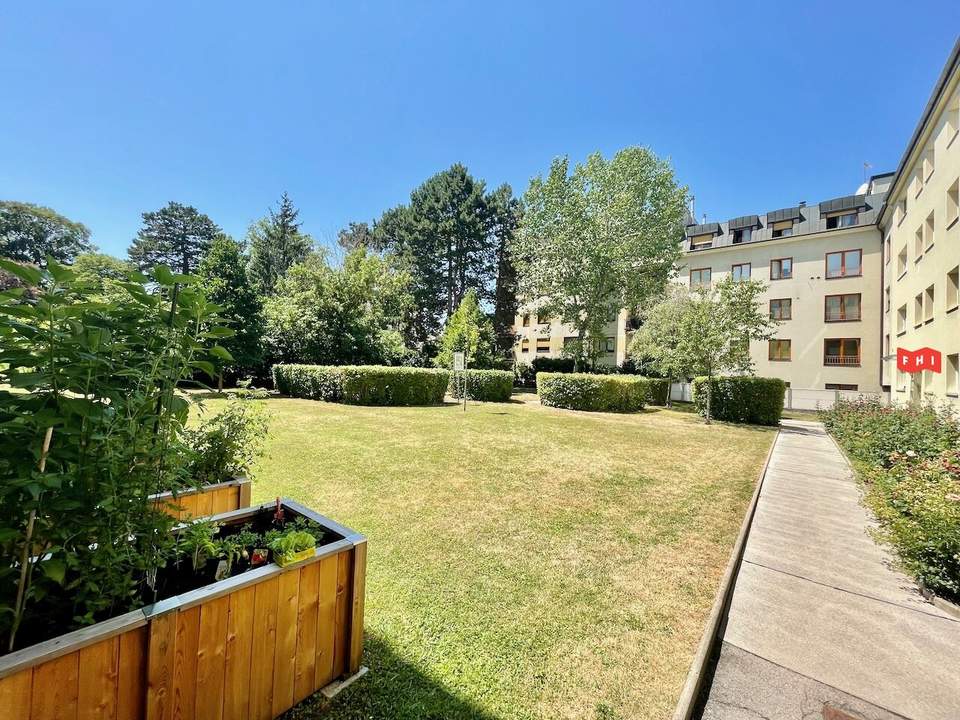 „Lainzer Platzl“ in Hietzing: Helle, ruhige, renovierte 3-Zimmer Neubau-Wohnung (BJ 1992) mit Grünblick und Tiefgaragenplatz