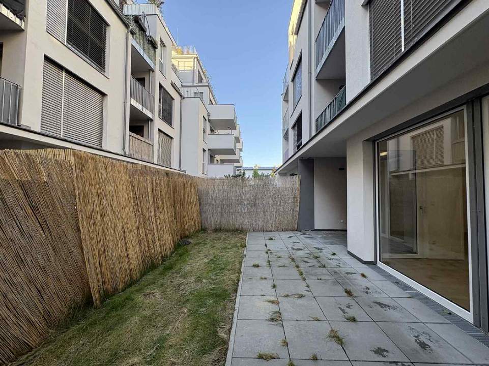 Schöne 2-Zimmer-Gartemwohnung mit Terrasse und Loggia - in der Koloniestraße!