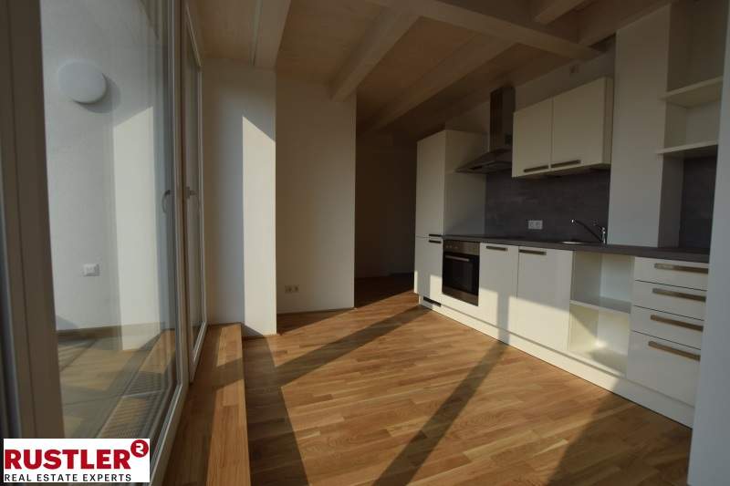 OPEN HOUSE - Hofseitige Dachgeschosswohnung mit Terrasse
