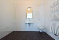 Rarität: Hochwertige 2 Zimmer Dachgeschoßwohnung mit Terrasse in Hofruhelage