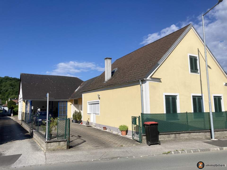 ZU VERMIETEN: Renoviertes Einfamilienhaus mit Autowerkstatt!