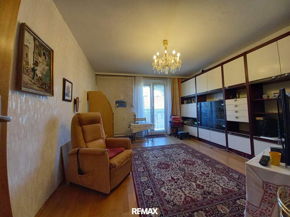 Charmante, ruhig gelegene 3 Zimmer-Wohnung, zentral begehbar, mit Balkon - WG geeignet