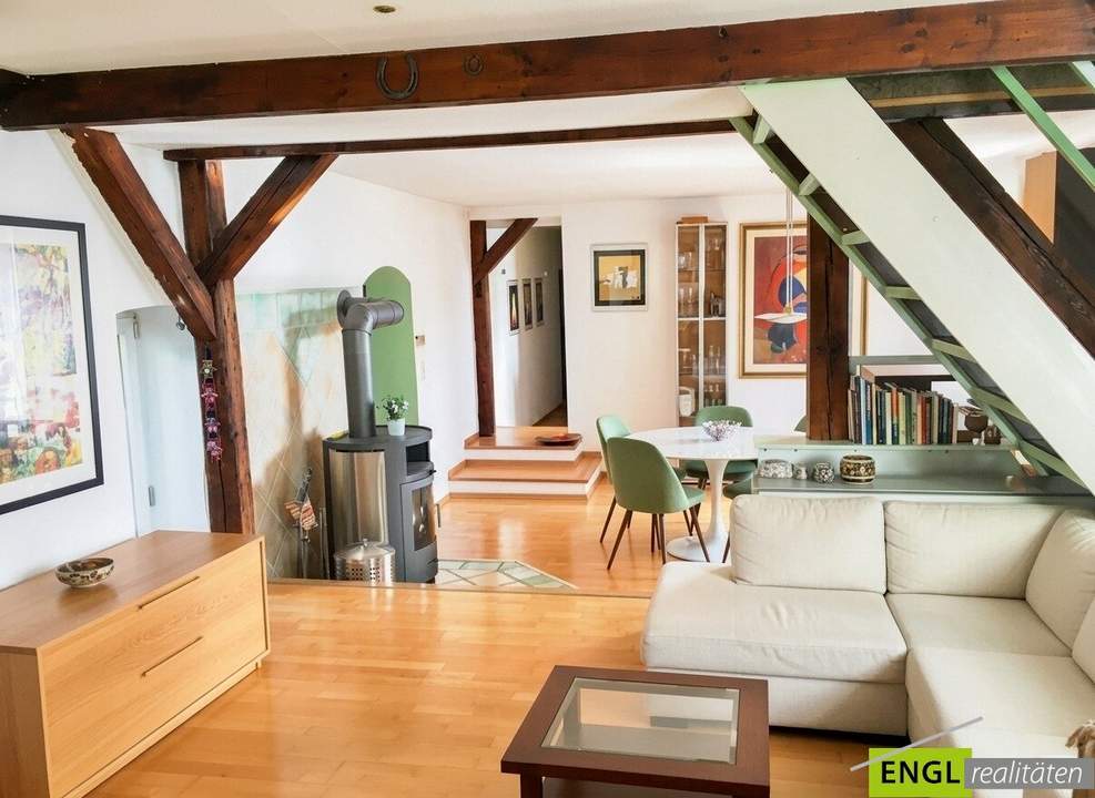Gemütliches 3 Zimmerwohnung im Dachgeschoss perfekt für Künstler, Single, Paare und kleine Familie