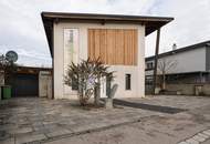 Baumeisterhaus in ökologischer Bauweise, Naturgarten, Photovoltaik