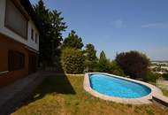 Viel Potential zur Verwirklichung ihrer Wohnträume! Ihr Einfamilienhaus mit Panorama-Ausblick und Pool
