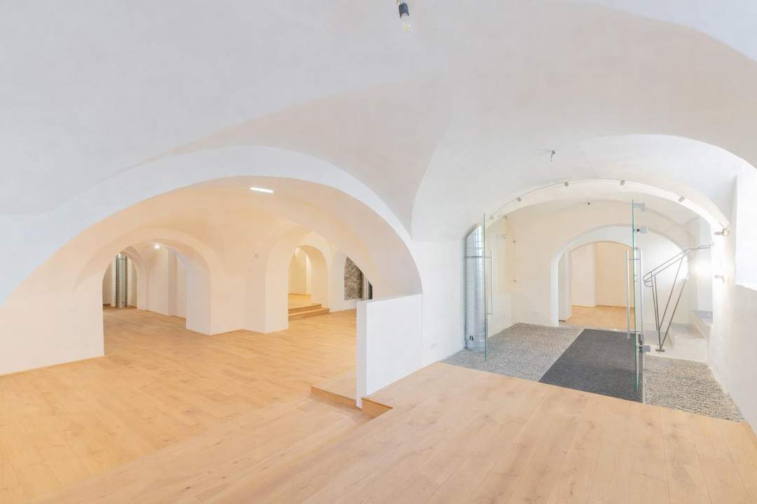 Traditionsreiches Grazer Lokal mit historischem Gewölbe – vielseitiges Gewerbeobjekt zur Pacht