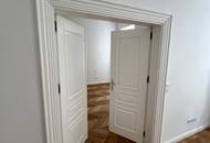Erstbezug - Qualitativ hochwertigst sanierte Altbauwohnung im Innenhof 1. Stock - nur ca. 3 Gehminuten zur U3 Station Kardinal-Nagl-Platz