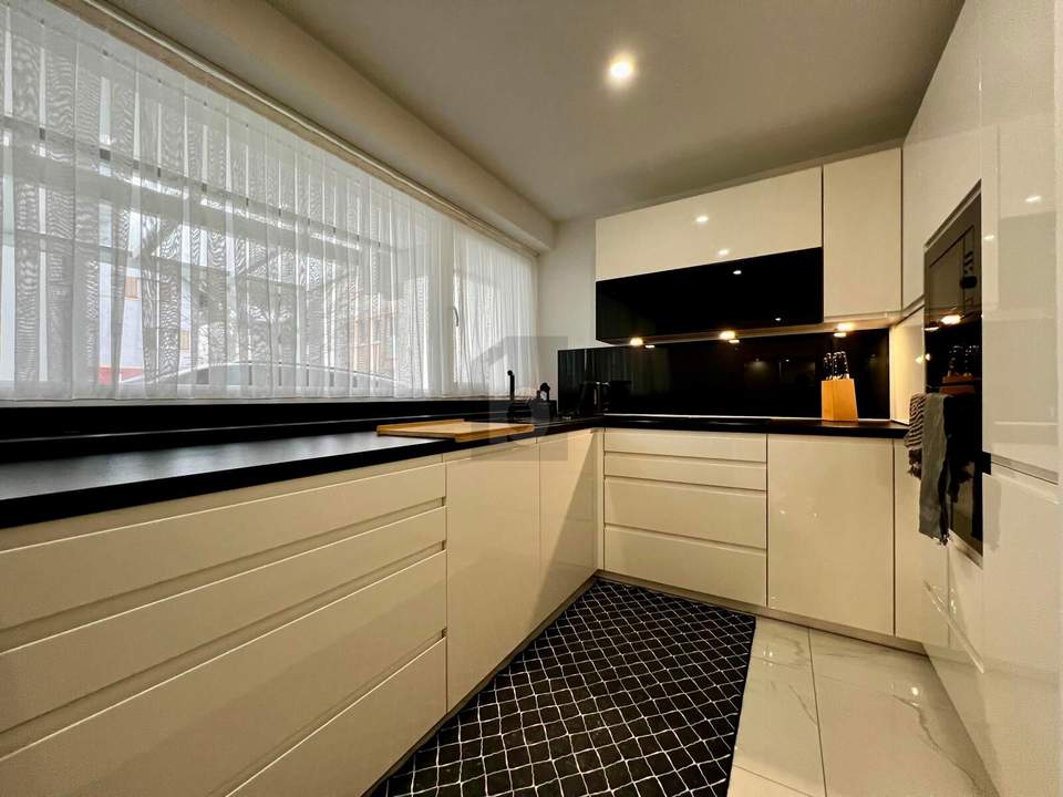 NEU SANIERT IN ZENTRUMSLAGE MIT SCHÖNER TERRASSE!