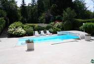 Elegante Villa in idyllischer Wienerwaldlage mit Pool und großem Garten