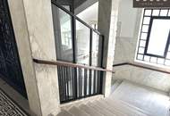 + + + GEKÜHLTES ALTBAUBÜRO MIT BALKON + + + MAHÜ + + + U3 VOR DEM HAUS + + +