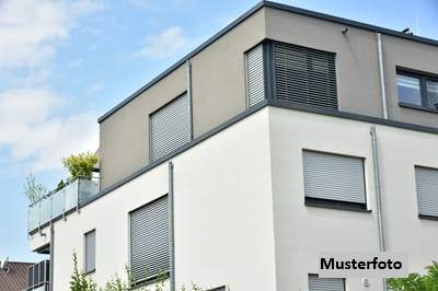 Gemischt genutzte Liegenschaft mit Geschäftslokal, mehreren Wohnungen und zusätzlichem Wohnhaus