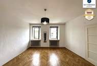 Helle Altbauwohnung in INNENSTADTLAGE!