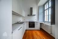 Residieren im Schloss! 3-Zimmer Wohnung in Ebergassing