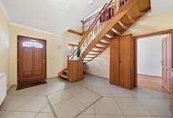 IMPOSANTER LANDSITZ FÜR HOHE ANSPRÜCHE! GROßZÜGIGE WOHN-UND NUTZFLÄCHEN SOWIE ÜBER 5000 m2 LAND