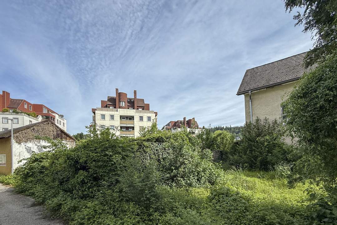 Grundstück mit Altbestand und Projektidee im Herzen von Vöcklabruck