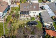 Saniertes Einfamilienhaus mit großem Garten in sehr guter Lage und ausgezeichneter Infrastruktur.