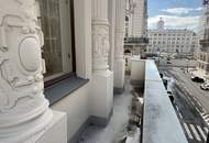 UNBEFRISTET - Repräsentative 9-Zimmer Altbauwohnung mit Balkon und Blick auf das Rathaus – ca. 293 m² in bester Innenstadtlage - auch ideal als Büronutzung