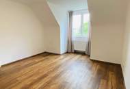 "2-Zimmer Dachgeschosswohnung in ruhiger Lage"
