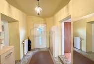 Großzügiges Mehrfamilienhaus mit Garten, Terrasse &amp; 3 Garagen in Marchegg um 620.000€