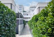 Exklusives Refugium mit Schwimmbiotop – Stilvoll möbliertes 2-Zimmer-Apartment in Ruhelage