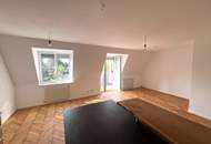 Renovierte, sofort bezugsfertige 4-Zimmer DG-Maisonette mit Terrasse und unverbaubarem Weitblick!