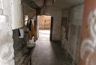 Mega > DEAL : Ausstellungsraum, Atelier, Treffpunkt... . Zusätzlich Wohnung oberhalb möglich.