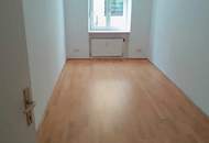 Nähe Innenstadt: GERÄUMIGE 2-Zimmerwohnung