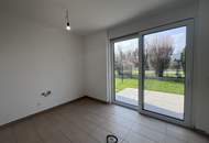 Erstbezug !! Traumhafte Doppelhaushälfte , Wohnkeller mit Garten und 2 Stellplätzen!