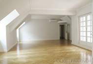 GROßZÜGIGE 3 -ZIMMER-MANSARDENWOHNUNG IM STADTPALAIS