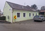 RARITÄT IN HOLLABRUNN: CHARMANTES, SANIERUNGSBEDÜRTIGES LANDHAUS MIT BAULANDRESERVE IN SEHR GUTER WOHNLAGE MIT HERRLICHEM GARTEN SAMT ALTBAUMBESTAND