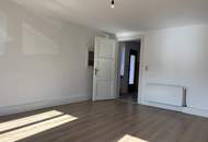 Streckhof mit begrüntem Innenhof mit diversen Lagermöglichkeiten und Garage