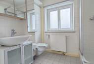 ! Nettes, helles 1 1/2 Zimmer Dachstudio - Hofruhelage, U4/6 Nähe !
