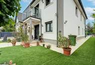 Modernes Mehrfamilienhaus mit Terrassen, Garage, Pool, Outdoorküche, Spielplatz uvm.
