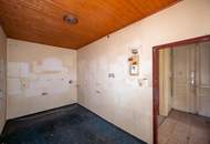 ++NEU++ 2-Zimmer Altbau-Wohnung (renovierungsbedürftig), viel Potenzial!
