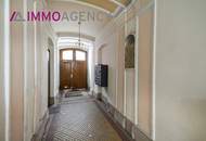 3 Zimmer Dachgeschoßwohnung mit großer Wohnküche in saniertem Altbau