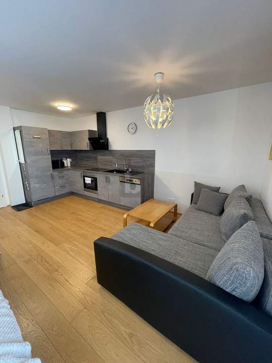 ELEGANT MIT HOCHWERTIGER AUSSTATTUNG &amp; POOLZUGANG