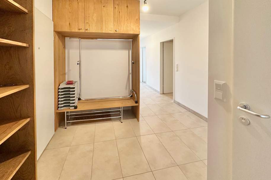 Neuwertige 3-Zi-Wohnung in Bad Vöslau mit 2 Balkonen, Terrasse & 2 Garagen!, Wohnung-kauf, 499.000,€, 2540 Baden