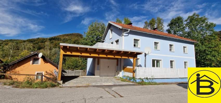 14979 Haushälfte mit Terrasse!