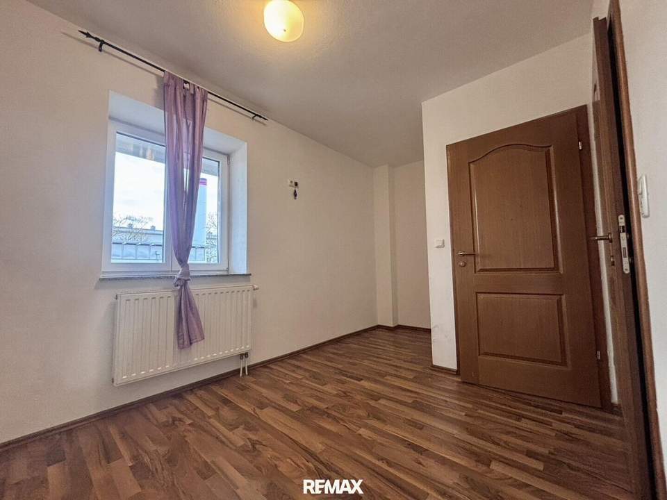 Charmantes Mini-Apartment mit Badezimmer und Balkon in zentraler Lage - Zimmer 13! Nähe BMW, SKF!!!