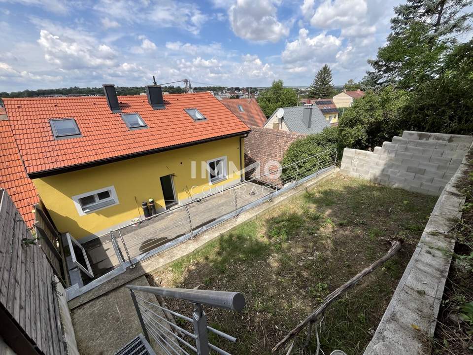 Einfamilienhaus mit Blick über die Dächer von Mistelbach