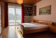 Großzügiges Ein- oder Zweifamilienhaus mit Pool in attraktiver, zentraler Lage