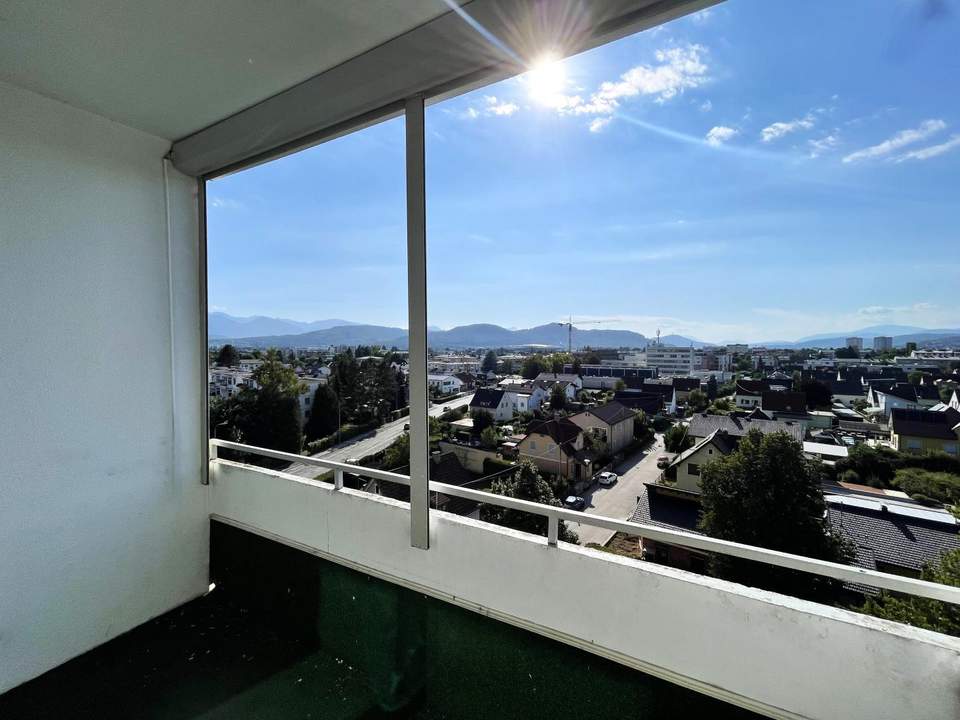 Renovierungsbedürftige Wohnung mit herrlichem Ausblick in Waidmannsdorf