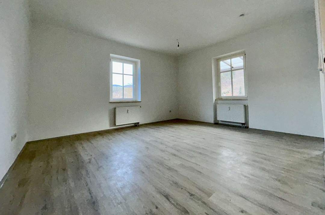 Sehr helle und geräumige Mietwohnung mit Balkon!