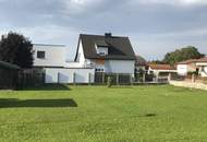 3 geräumige Zimmer, Küche mit Essplatz, Gartennutzung und PKW Stellplatz