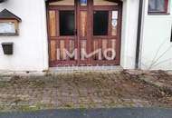 Gast- und Wohnhaus inkl. 4 Ferienwohnungen, 7 Garagenplätze und Parkplätze.